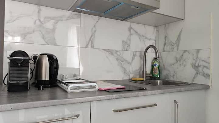Family Room with Private Bathroom in Bondy, Seine-Saint-Denis
