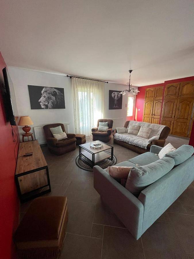 Location de vacances pour 10 personnes, avec Terrasse et Jardin à Coucy-le-Château-Auffrique - 4