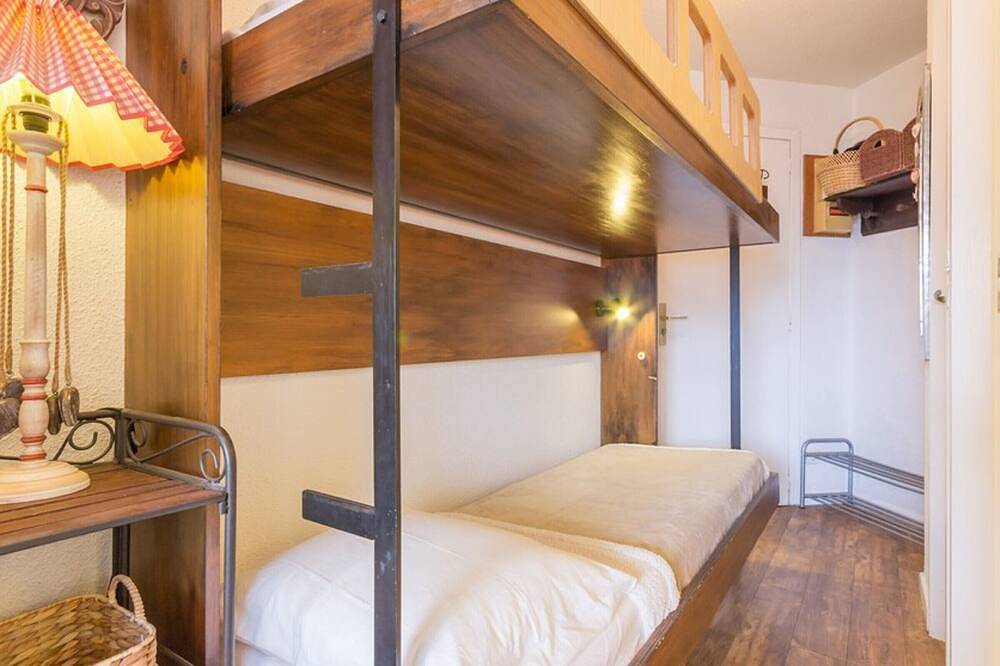 Entire apartment, Cozy Apartment · Near Slopes · Terrace · Free Wifi in La Rosière, Montvalezan