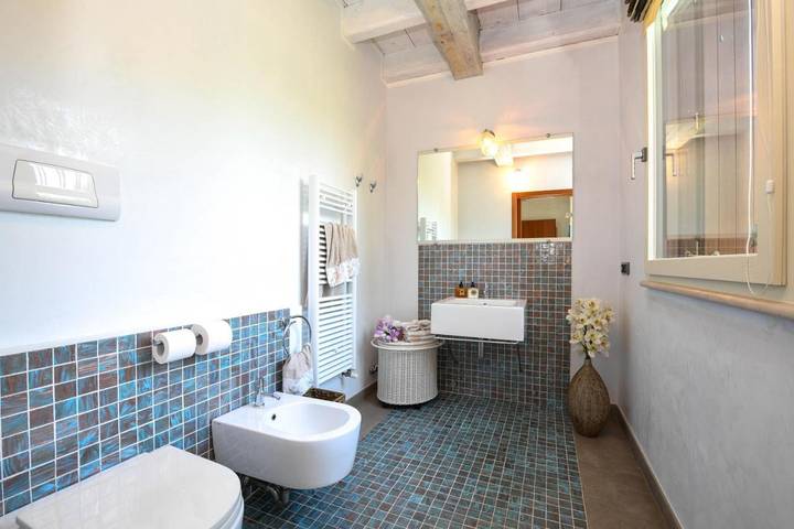 Villa für 8 Personen, mit Garten und Whirlpool sowie Pool am Gardasee - 4