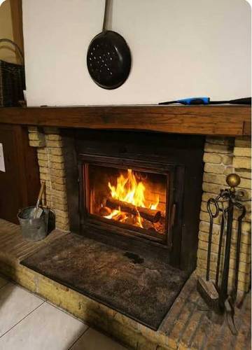 Location de vacances pour 4 personnes, avec vue et terrasse à Fougax-et-Barrineuf