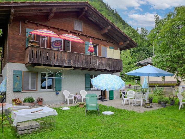 Ferienwohnung für 2 Personen, mit Terrasse und Garten im Berner Oberland