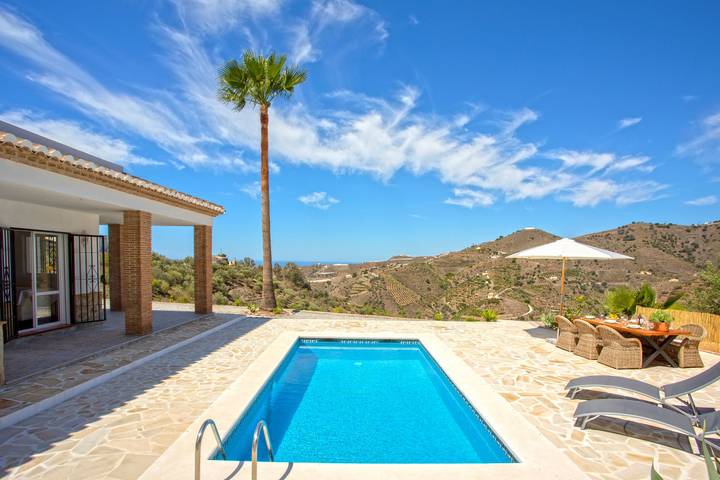 Casa rural para 6 personas, con jardín y vistas al mar en Torrox - 2