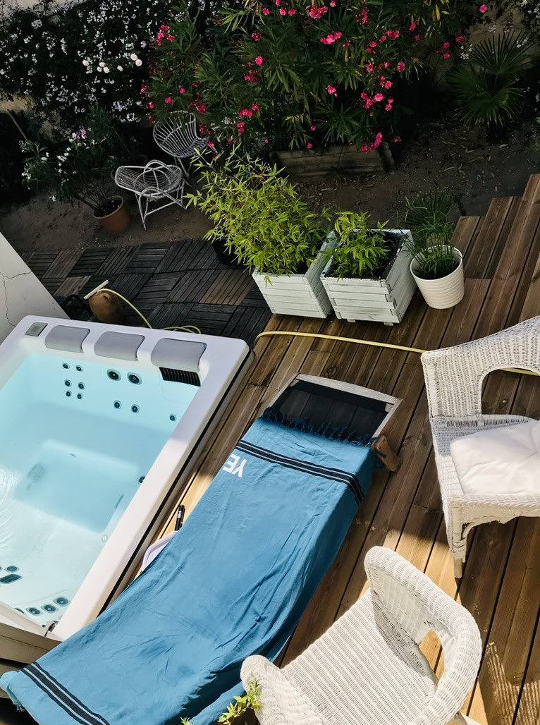 Holiday home for 6 people with hot tub in Saint-Gilles-Croix-de-Vie, Loire Valley