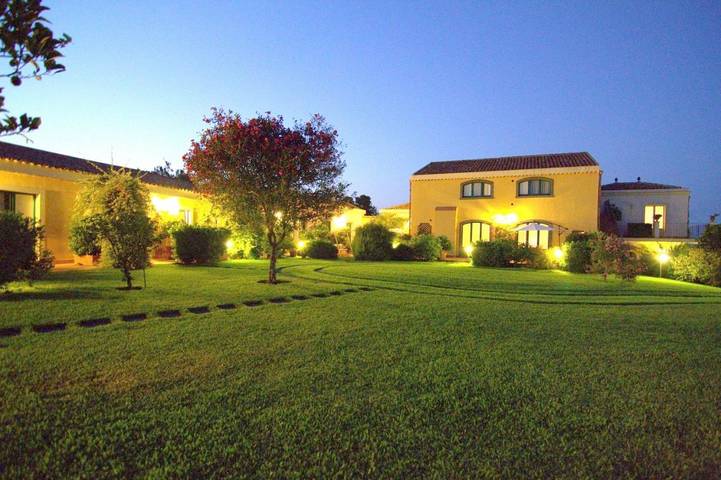 Resort per 4 persone, con panorama e giardino, adatto a famiglie con bambini in Sicilia