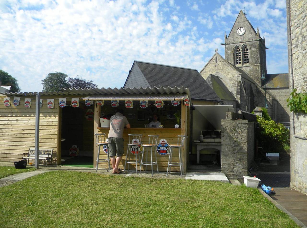 L'Auberge du Parachutiste in Sainte-Mère-Église, Région de Cherbourg