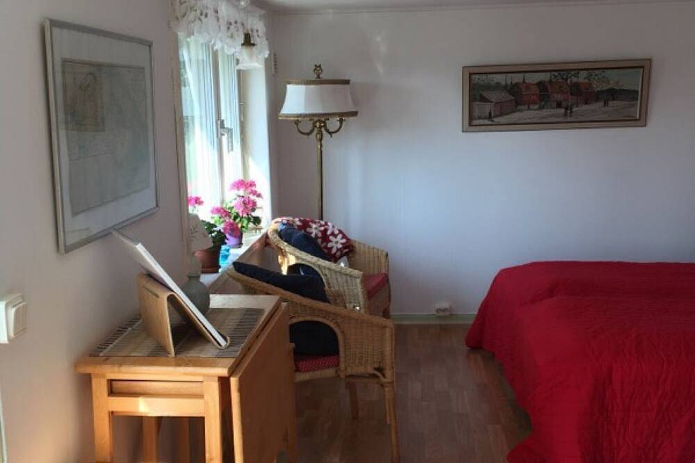 Reizendes Ferienhäuschen am Hang mit Meerblick bei Stockholm mit Internet in Tyresö, Schwedische Ostsee