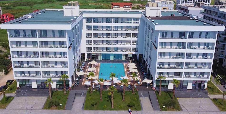 Hôtel pour 7 personnes, avec Balcon et Jardin ainsi que Bassin pour enfant et Piscine
