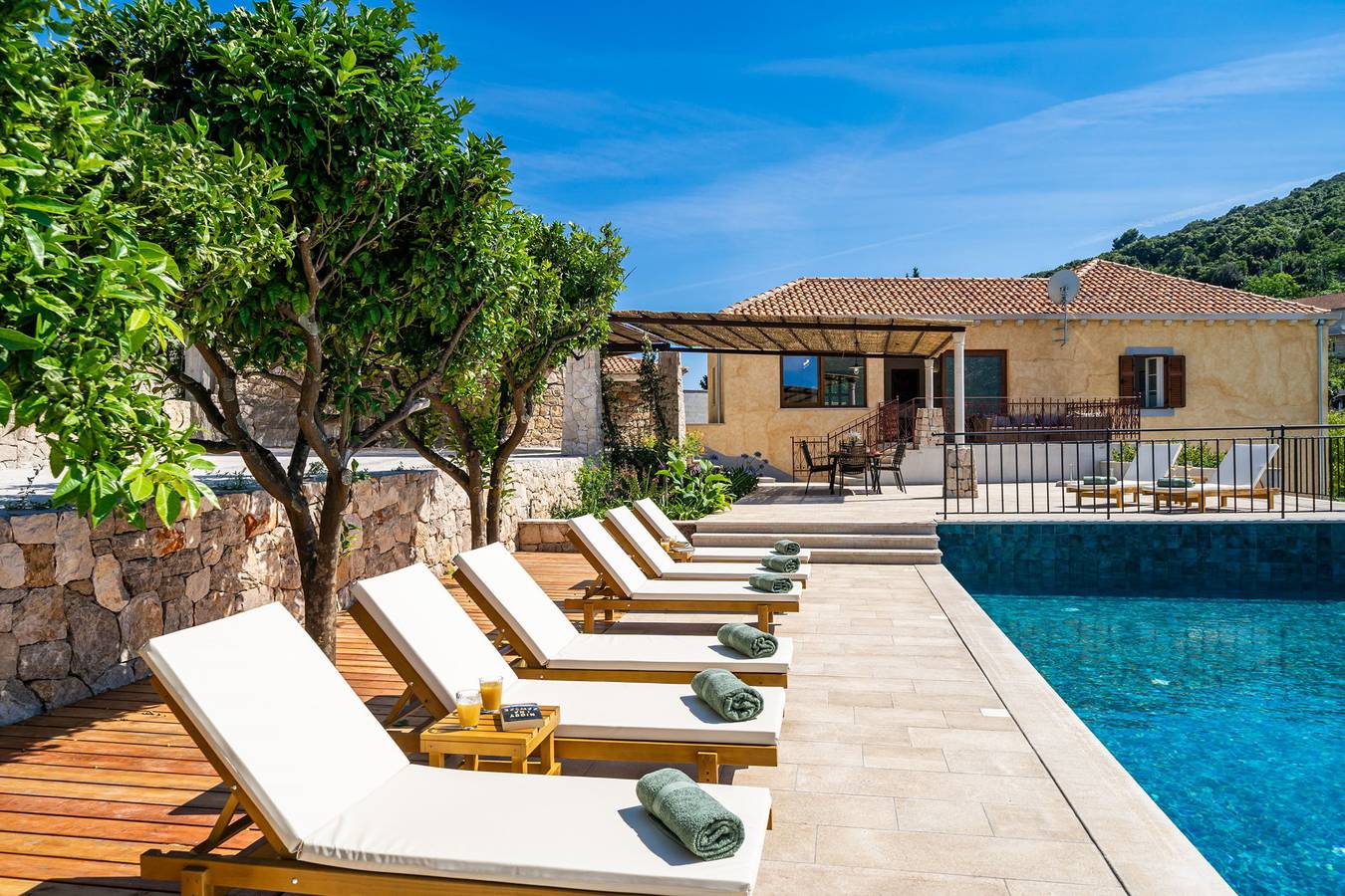 Villa Bay Breeze mit Infinity Pool in Molunat, Dubrovnik-Neretva