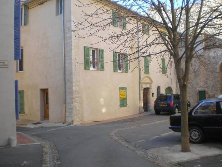 Gîte pour 4 personnes, avec vue et jardin à Quinson - 2