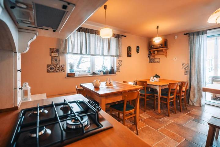 Appartement de vacances pour 6 personnes, avec vue et jardin ainsi que vue sur le lac et sauna