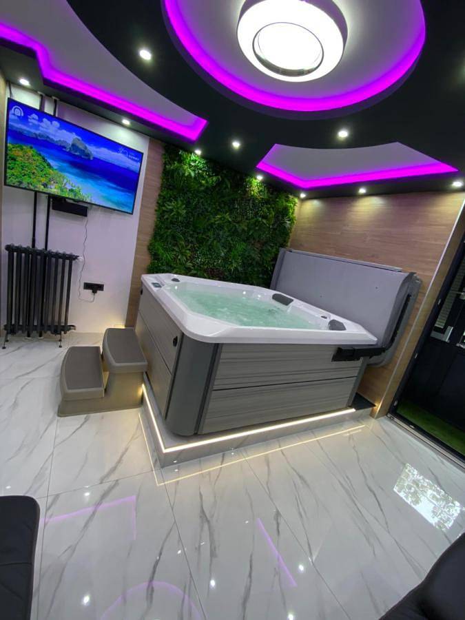 Gîte pour 4 personnes, avec jacuzzi et terrasse ainsi que piscine et sauna à Osijek - 2