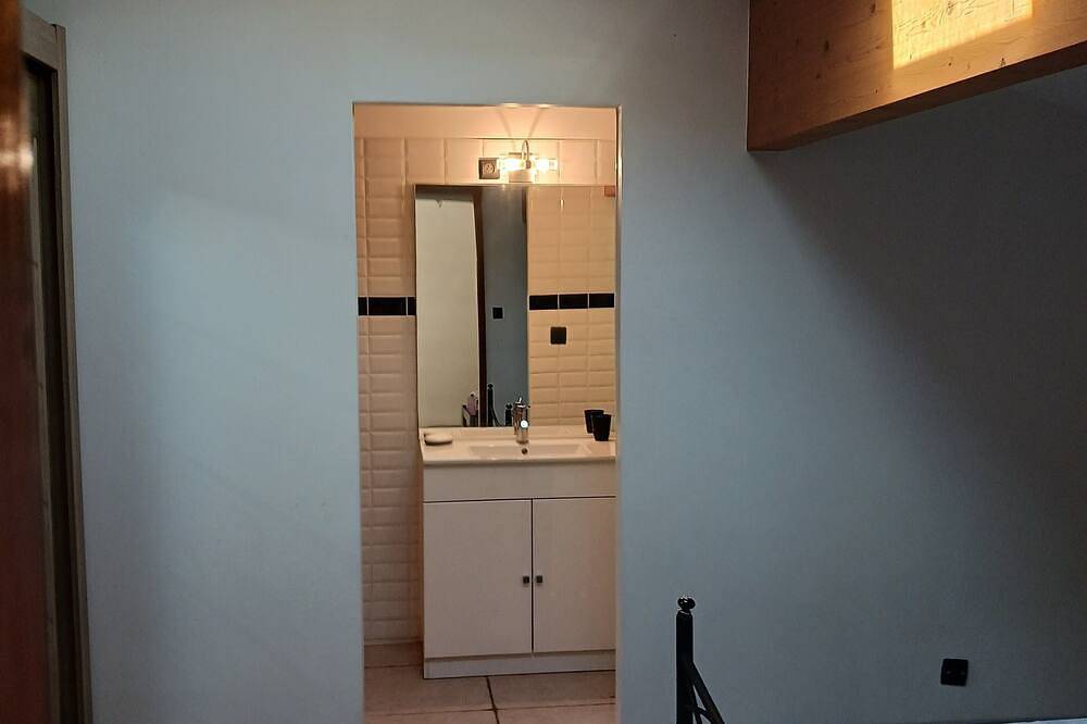 Gîte La Crau - Mas De Cargane -Avec Piscine Au Coeur D'Une Oliveraie Biologique in Arles, Côte méditerranéenne (France)