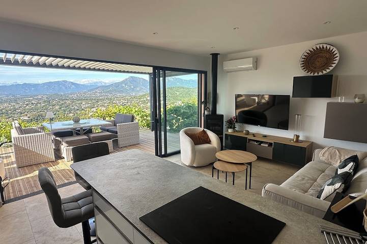 Appartement entier, Le Vignoble: Havre de Paix 2 ou 4pers à Porticcio Avec Piscine Privée et vue mer in Grosseto-Prugna, Golfe D'Ajaccio