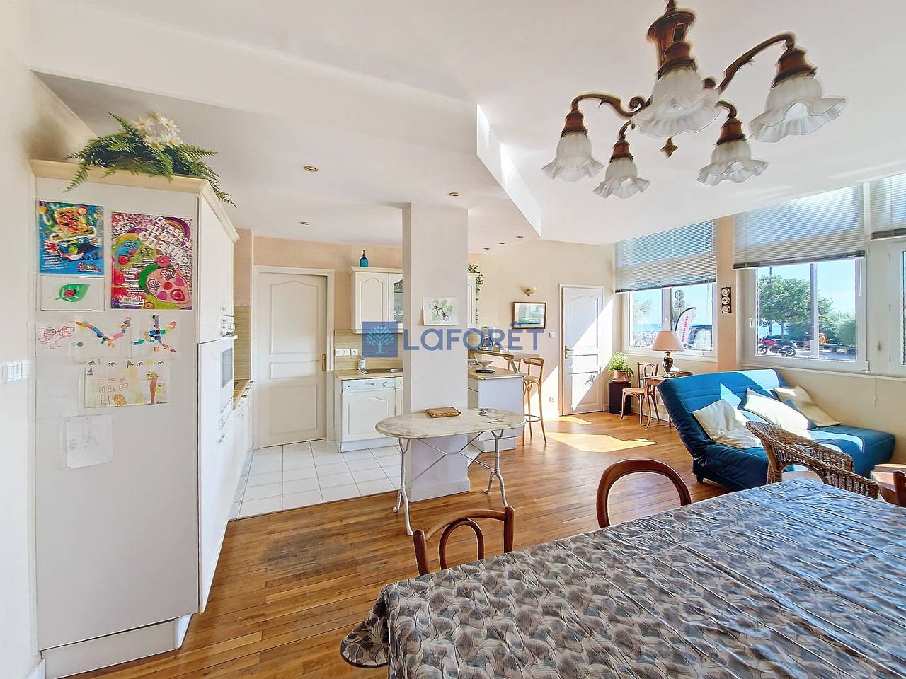 Entire apartment, Beachfront T4 Apartment with Garage – Les Sables d'Olonne in Les Sables-d'Olonne, Vendée