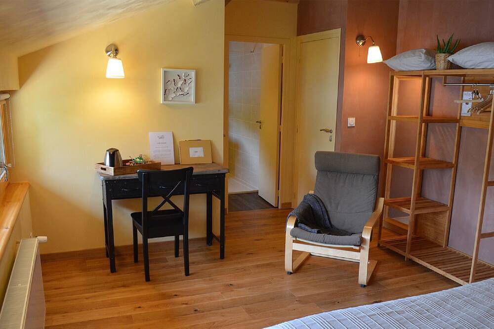 Perle room bathroom - La maison du Lac in Monlet, Regionaal natuurpark van Livradois-Forez