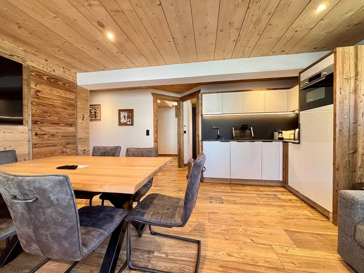 Apartamento entero, Apartamento moderno en el corazón del pueblo, se aceptan mascotas in Notre-Dame-de-Bellecombe, Albertville region