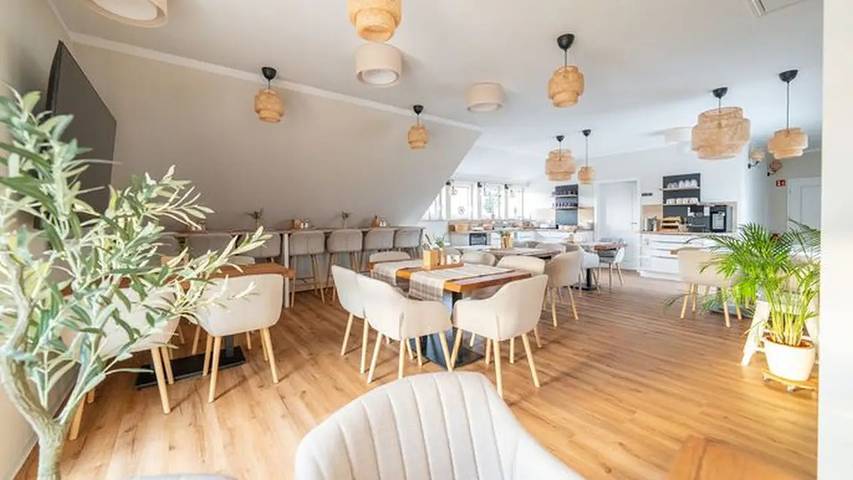 Ferienwohnung für 7 Personen, mit Balkon und Whirlpool sowie Pool und Sauna in Elsterheide - 4