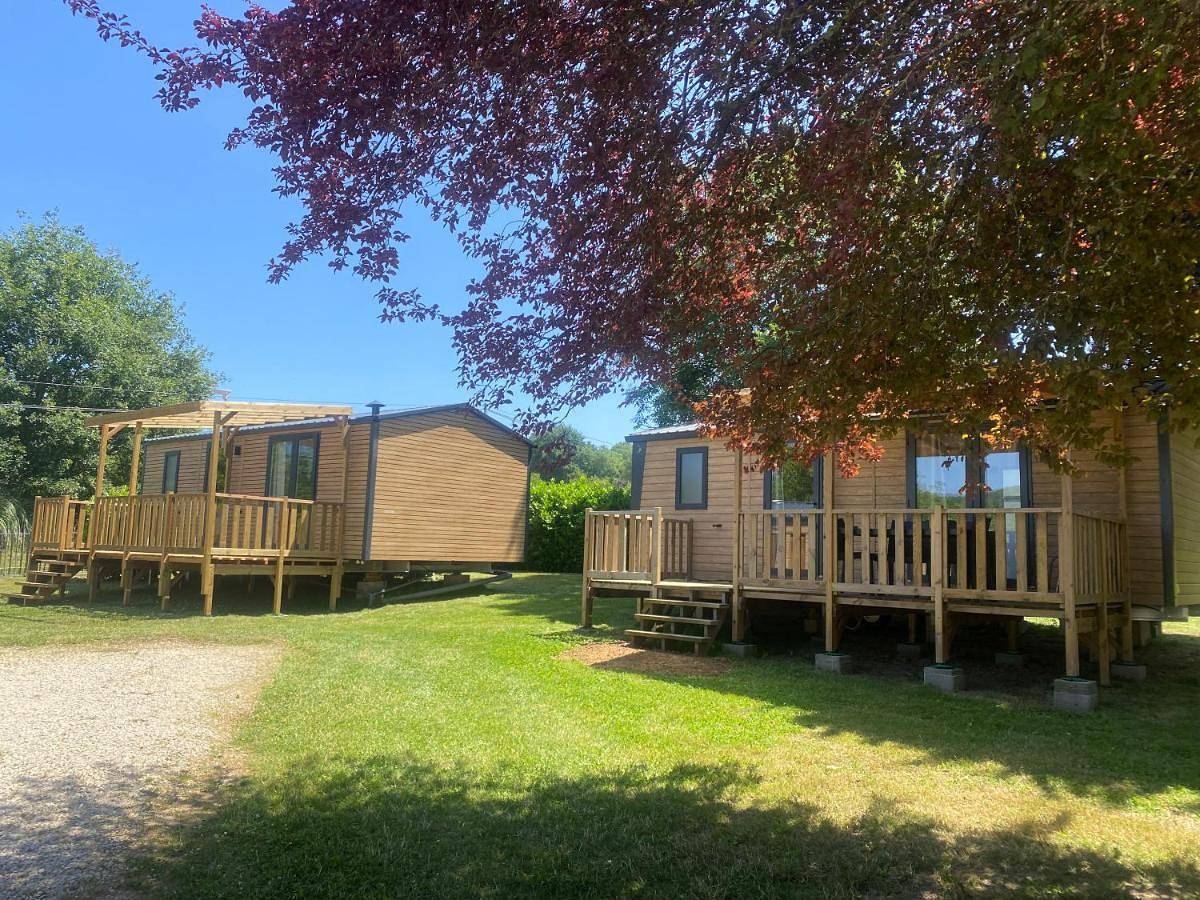 Mobile Home in Saint-Julien-de-Lampon, Quercy