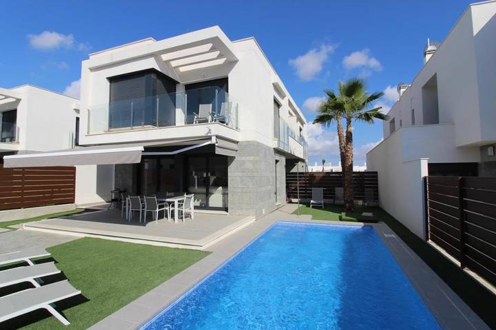 Casa rural para 6 personas, con Terraza y Piscina en Jacarilla