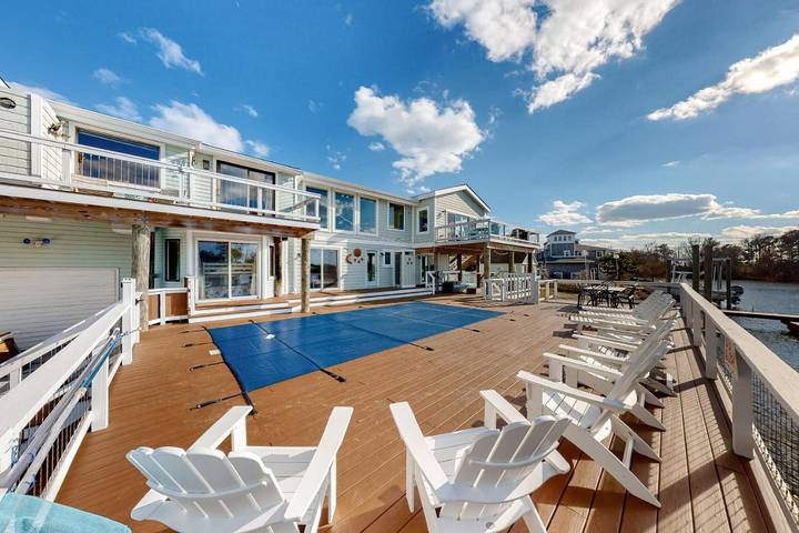 Ferienhaus für 16 Personen, mit Ausblick und Pool sowie Balkon - 1