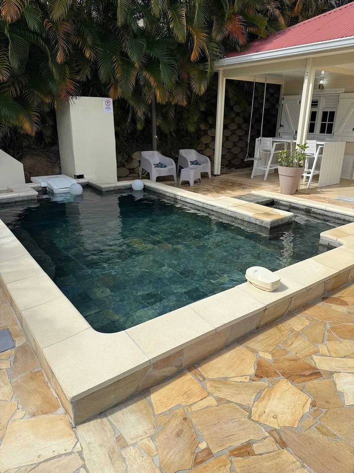 Location de vacances pour 4 personnes, avec piscine et jardin à Rivière-Salée - 3