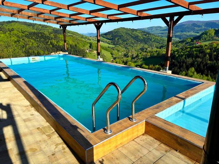 Apartament wakacyjny dla 8 osób, z sauna i ogród oraz basen i widok w Laskowa - Kamionna