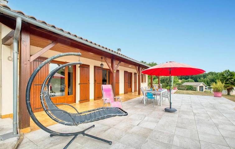 Location de vacances pour 8 personnes, avec Jardin à Saint-Martial-de-Valette
