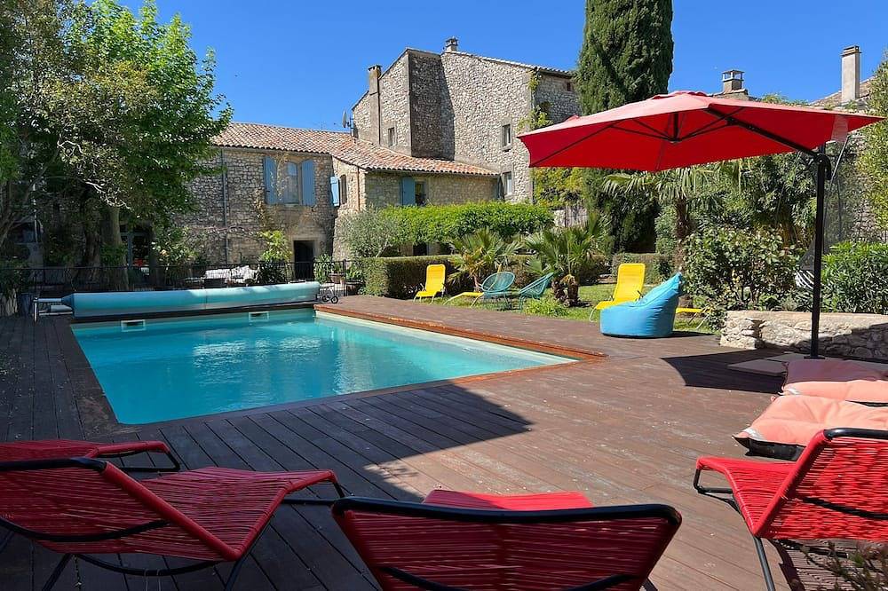 Ruhe und Erholung in einem kleinen Dorf zwischen Meer und Bergen mit beheiztem Pool in Combas, Nimes und Umgebung