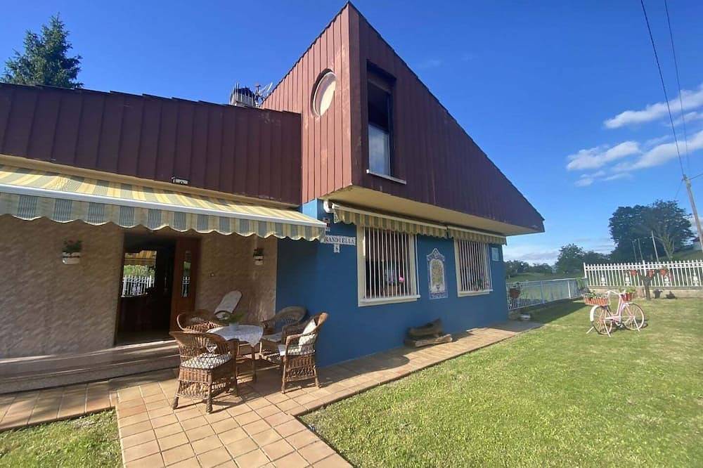 Vivienda Vacacional La Casa Azul ll in Ceceda, Nava