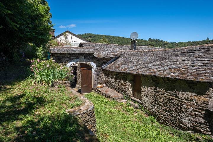 Gîte pour 4 personnes, avec Terrasse ainsi que Jardin et Vue