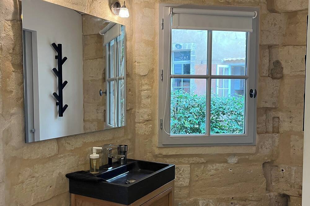Bright, quiet Mazet in historic center in Avignon, Vaucluse