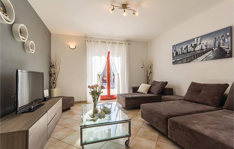 Geräumige 2-Zimmer-Wohnung mit Pool in der Nähe des Strandes Duga Uvala in Marčana, Südküste Istrien