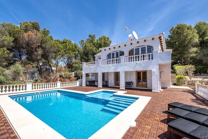 Casa vacanza per 8 persone, con Balcone e Giardino a Cala en Bosc