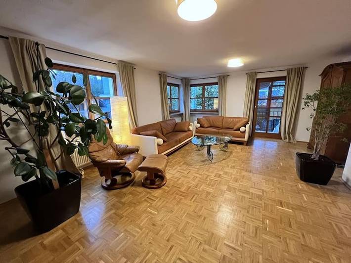 Ferienwohnung für 4 Personen, mit Terrasse und Garten sowie Ausblick in Tutzing