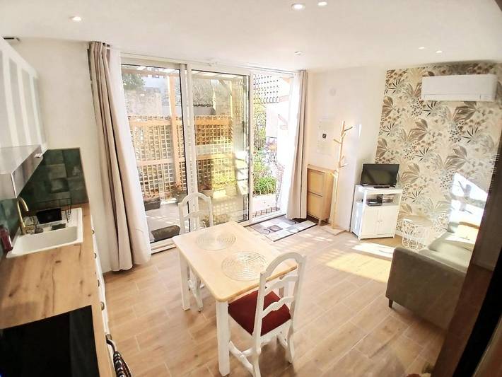 Gîte pour 2 personnes, avec terrasse à Prades - 2
