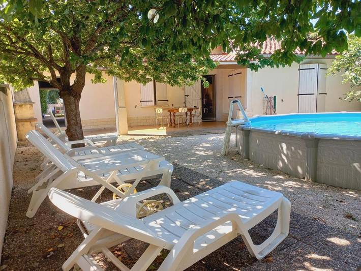 Location de vacances pour 6 personnes, avec jardin ainsi que vue et piscine à Le Sequestre - 2