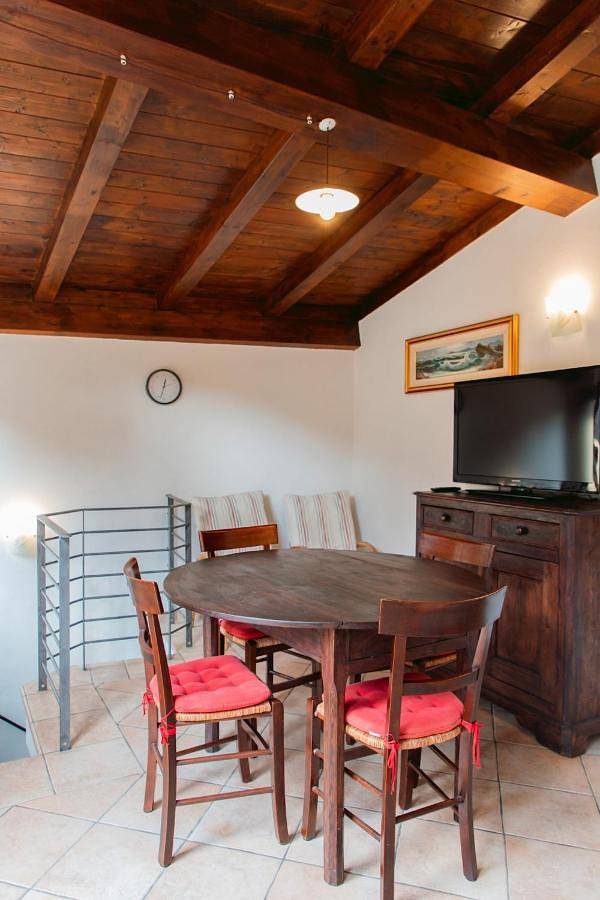 Location de vacances pour 3 personnes, avec vue sur le lac ainsi que balcon et vue à Rocchetta Nervina - 4