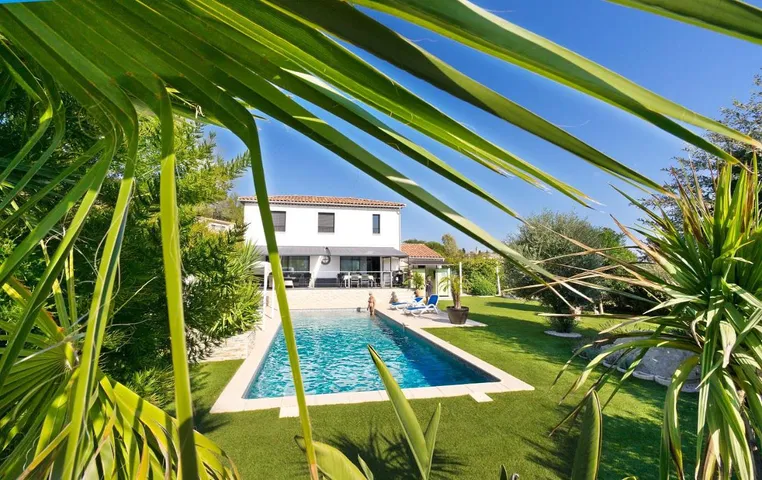 Chalet para 2 personas, con vistas además de piscina y jardín - 1