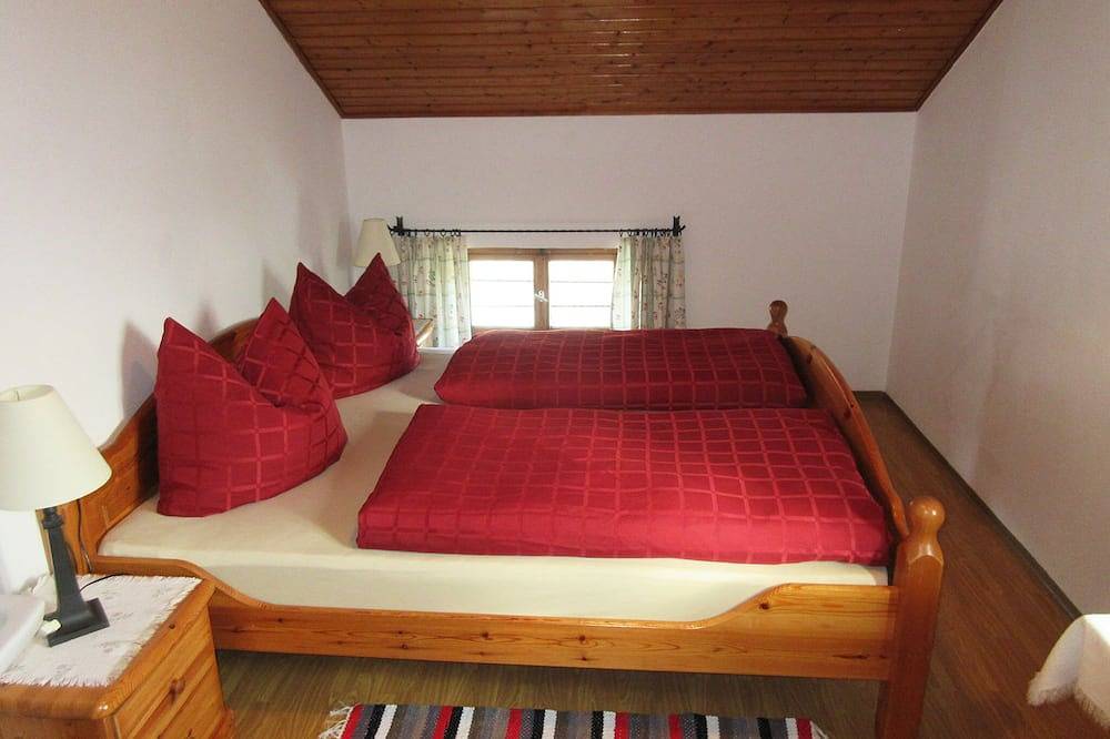Ganze Wohnung, Ferienwohnung Feichtlhof bis 7 Personen, Balkon, 100 qm in Taching am See, Rupertiwinkel