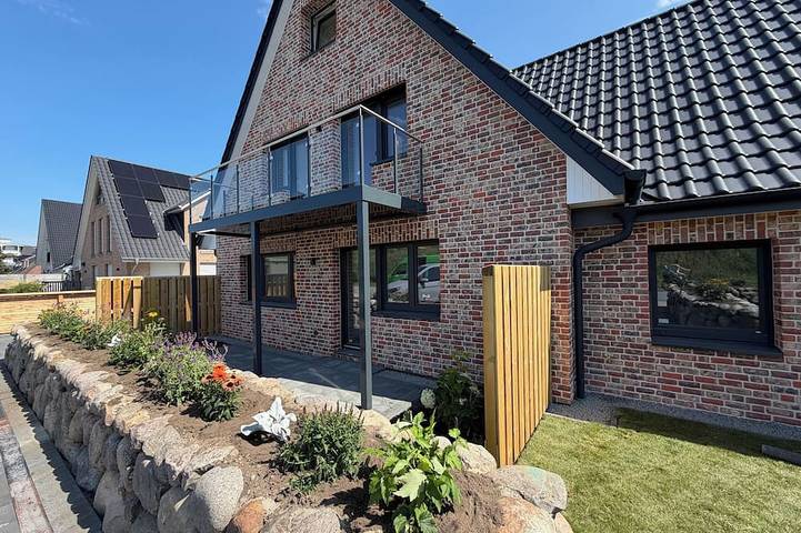 Ganze Wohnung, BeachHus 35, Whg.1: Fewo in erster Reihe, direkt an der Strandüberdahrt in St. Peter-Ording, Eiderstedt