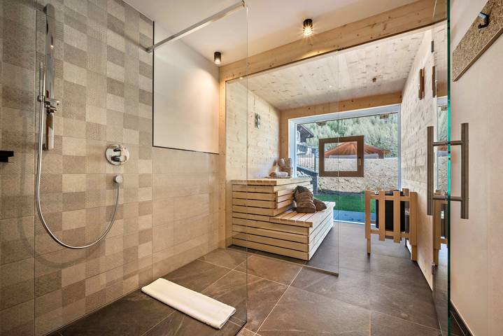 Appartamento "Mulin Rudl" vicino all'area sciistica con vista sulle montagne, sauna e balcone in Valles, Rio di Pusteria