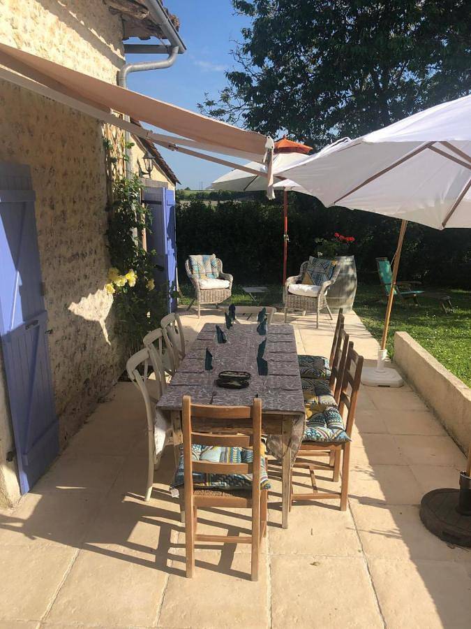 Location de vacances pour 5 personnes, avec piscine ainsi que terrasse et vue à Salles-Lavalette - 2