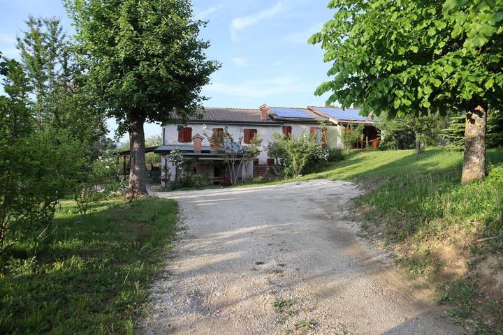 Chambre d’hôte pour 7 personnes, avec Balcon et Terrasse ainsi que Jacuzzi et Jardin
