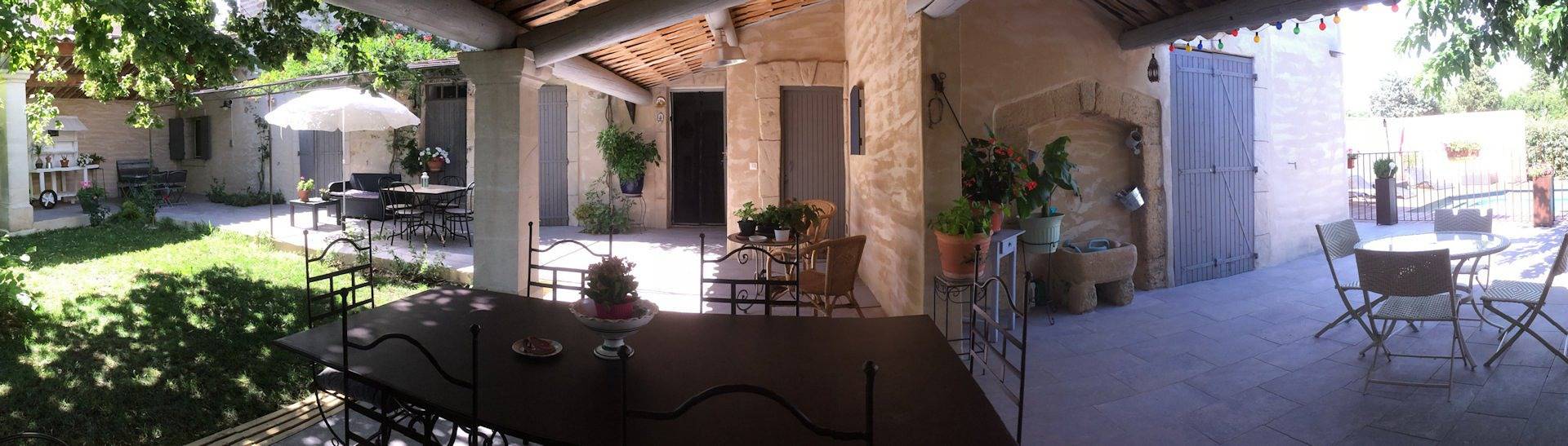 Mas Lou Solaie, suite et chambre d'hôtes - Chambre Le Tilleul in Cheval-Blanc, Parc naturel régional du Luberon