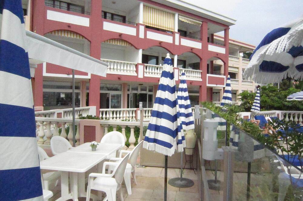 Entire apartment, Residence of the Guardian Angel, Beachfront apartment, Villefranche / Mer in Villefranche-sur-Mer, Nice region