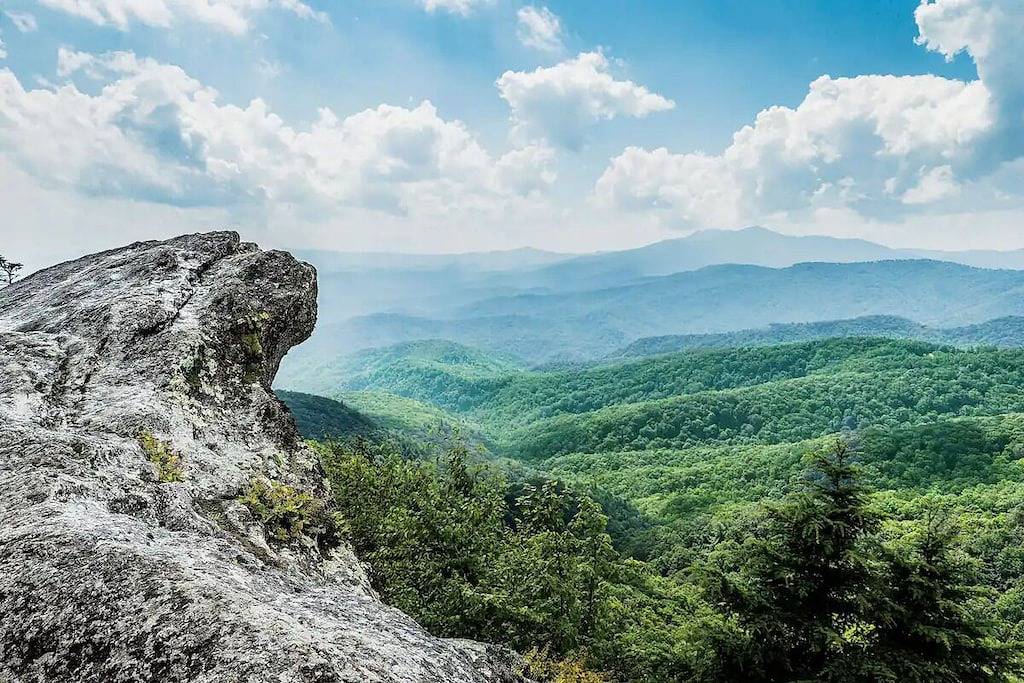 Romantic & Secluded! Blowing Rock, Views, Hot tub - The Secret Shack in Blue Ridge Parkway, Caldwell County