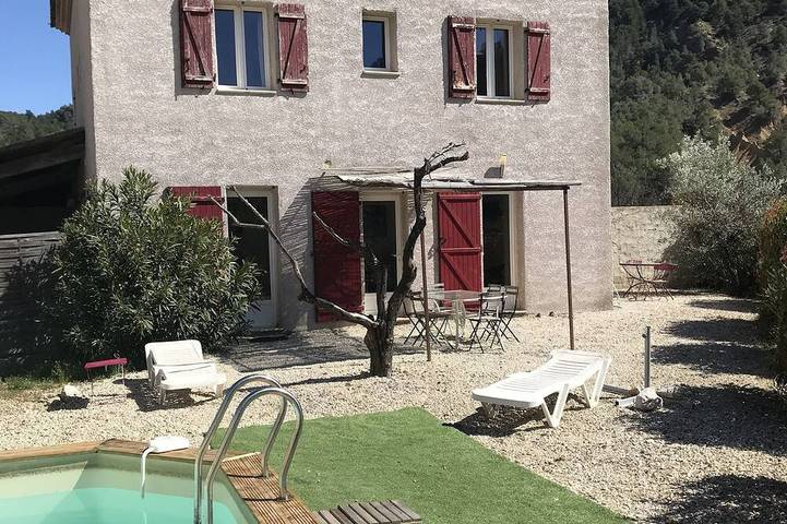 Location de vacances pour 6 personnes à Propiac