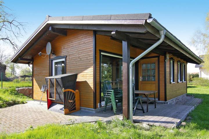 Ferienwohnung für 2 Personen, mit Terrasse und Garten in Am Peenestrom - 2