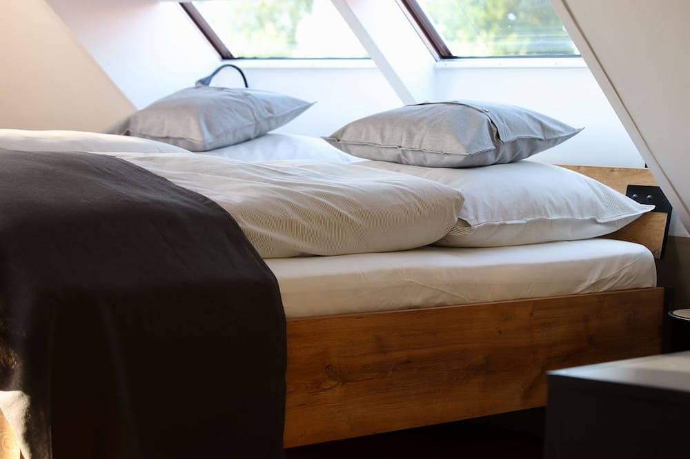 Ganze Wohnung, Waterloft Timmel - eine Ferienwohnung in  idyllischer Wasserlage mit Balkon in Großefehn, Landkreis Aurich